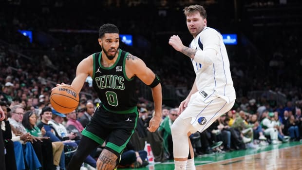 Tatum vence a Doncic